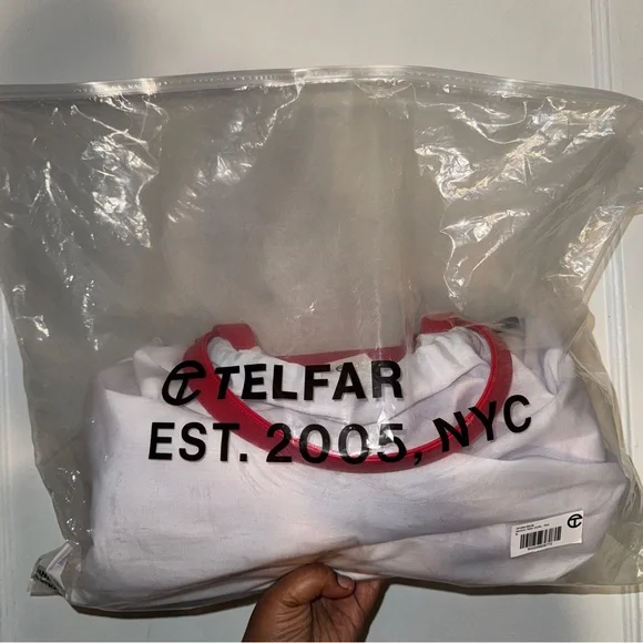 TELFAR Duffle Medium in Red 🍒 - Picture 5 of 6